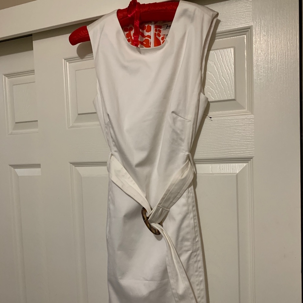WOMEN MILLY DRESS. SIZE 8. FIT MORE LIKE A SIZE 6.